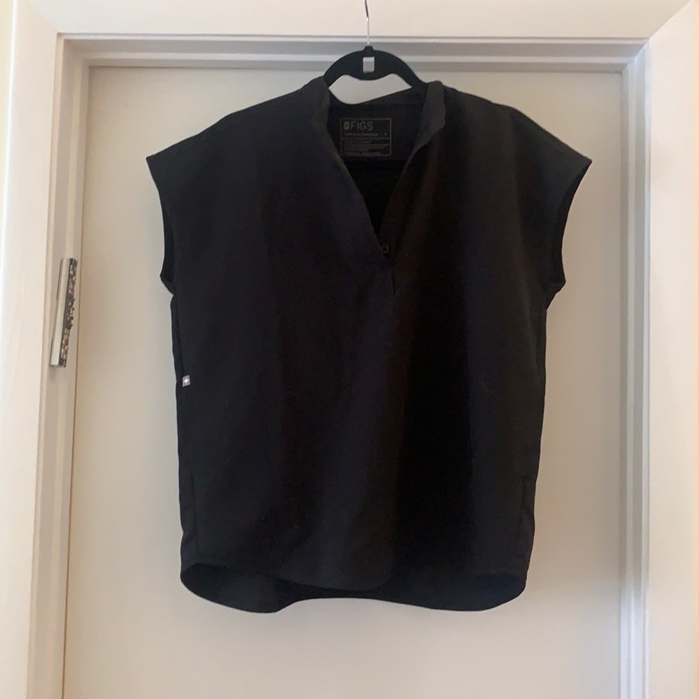 COPY - Black figs size small Rafaela scrub top